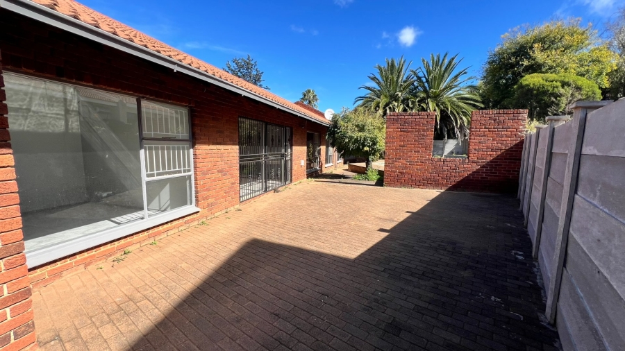 4 Bedroom Property for Sale in Heuwelsig Free State